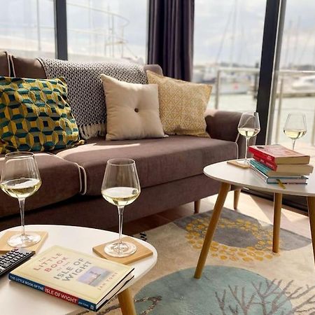Yarmouth Waterlodge Floating Apartments 2 Extérieur photo